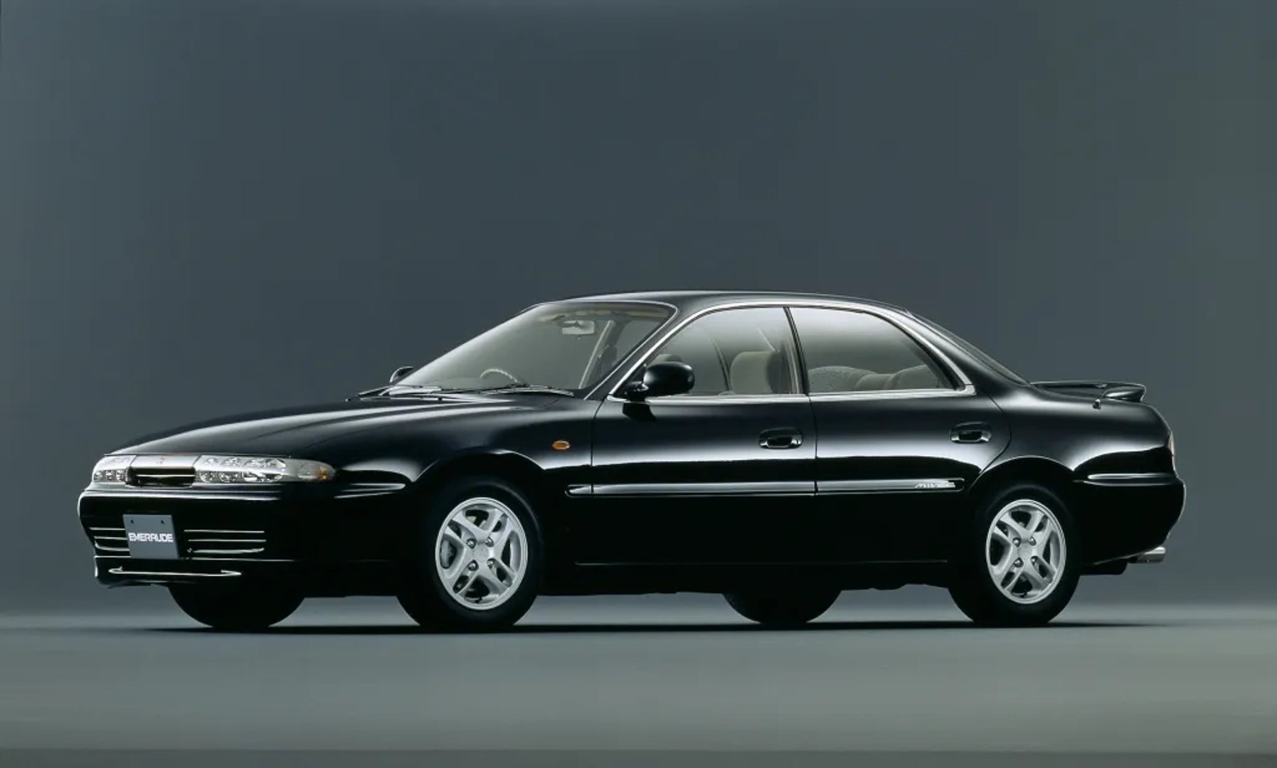 Mitsubishi_Emeraude_1_generation__Sedan__1.jpg