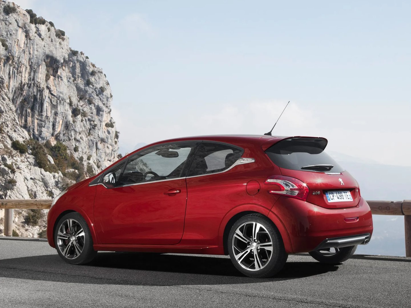Peugeot_208_GTi_1_generation__Hatchback_3-door__7.jpg