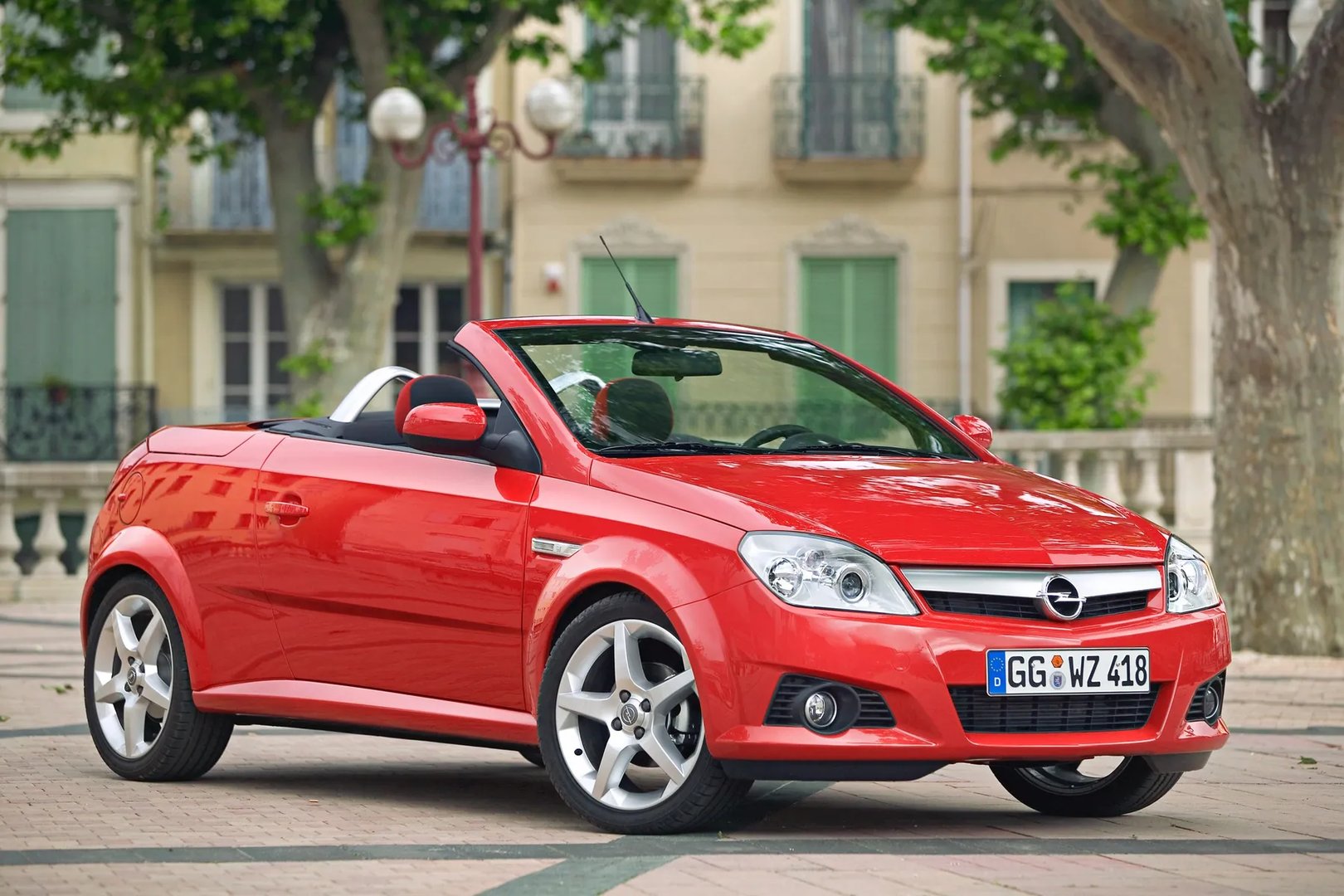 Opel_Tigra_2_generation__Roadster__5.jpg