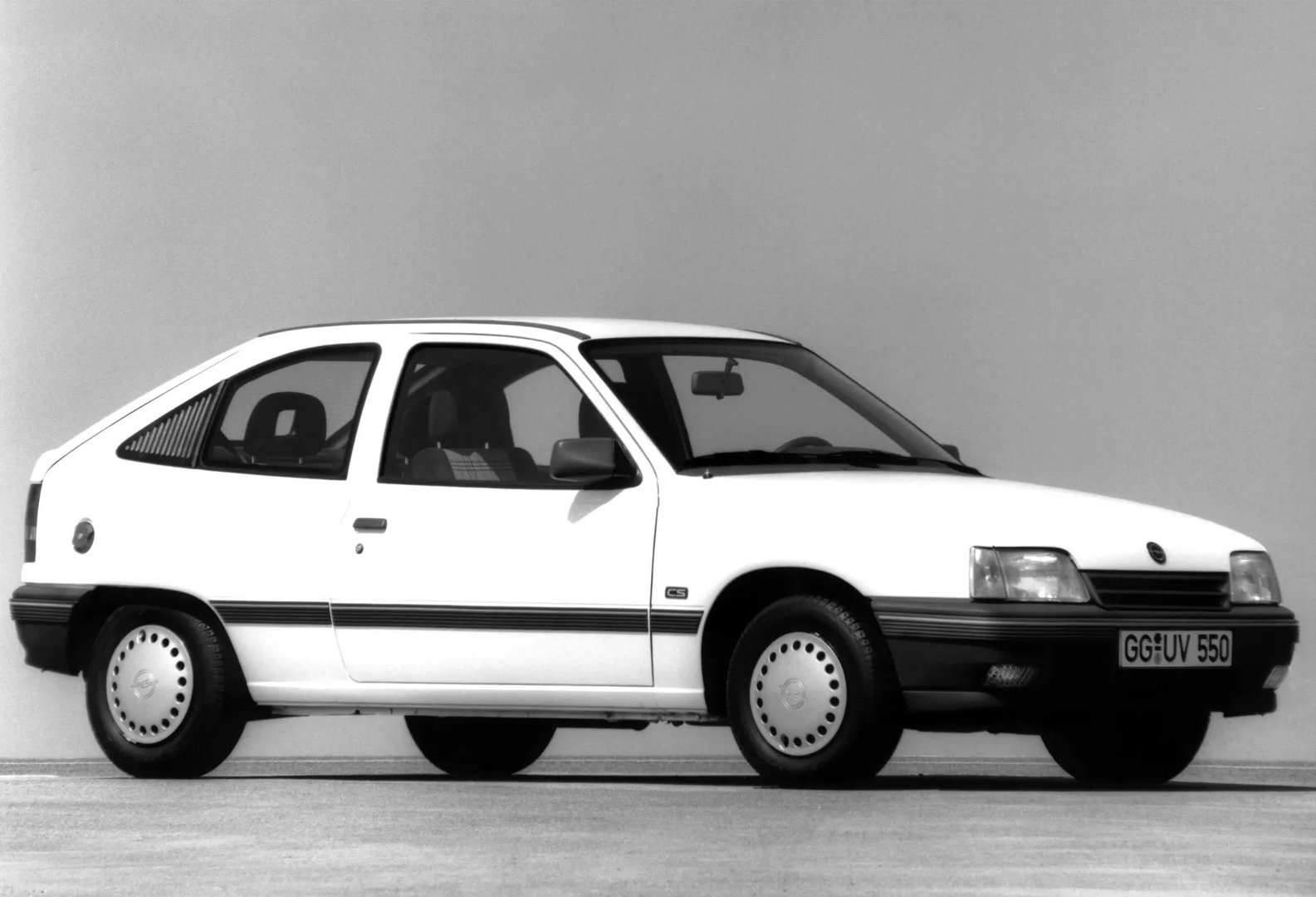 Opel_Kadett_5_generation_restyling__Hatchback_3-door__3.jpg