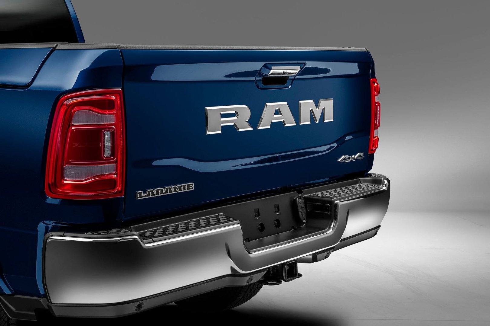 ram_2500_5_generation__Pickup_double-cab__11.jpg