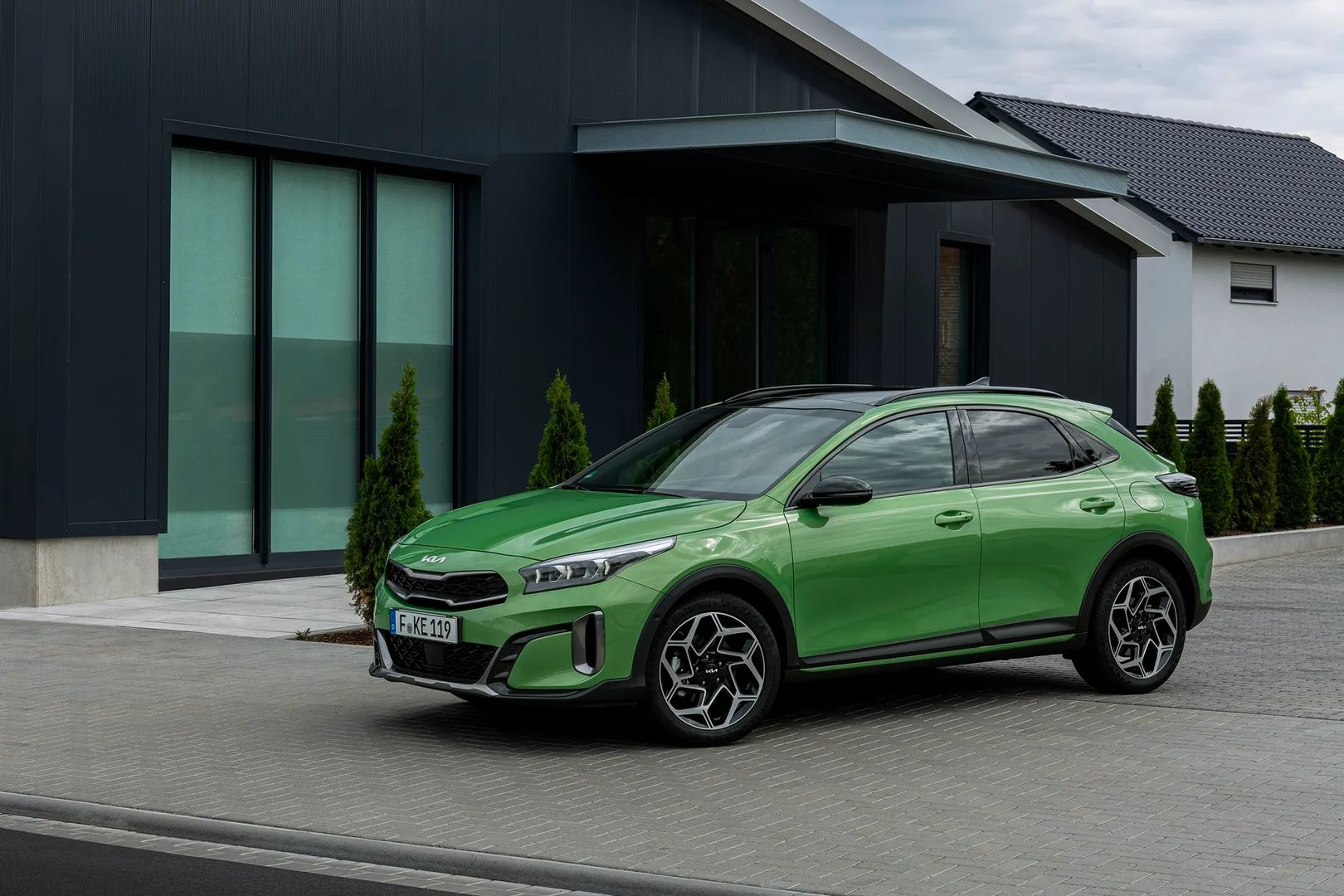 Kia_XCeed_1_generation_restyling_1__SUV_5-doors__1.jpg
