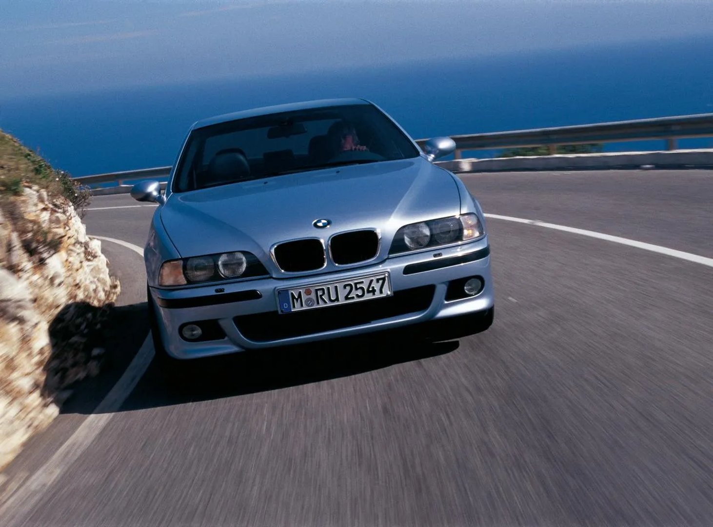 BMW_M5_3_generation__Sedan__7.jpg