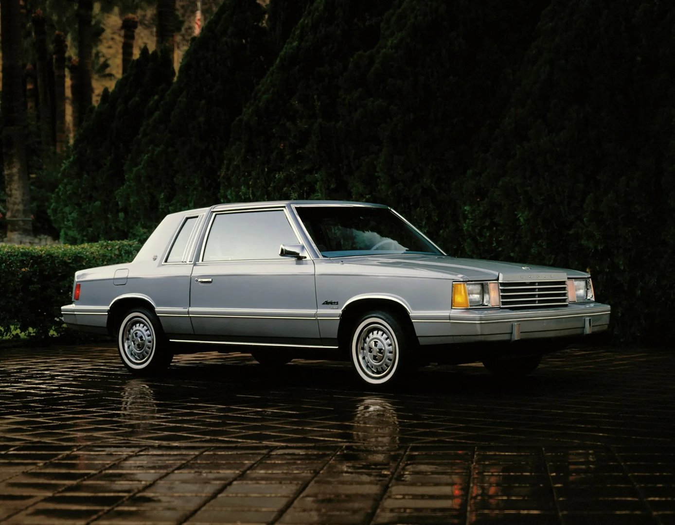 Dodge_Aries_1_generation__Sedan_2-doors__1.jpg