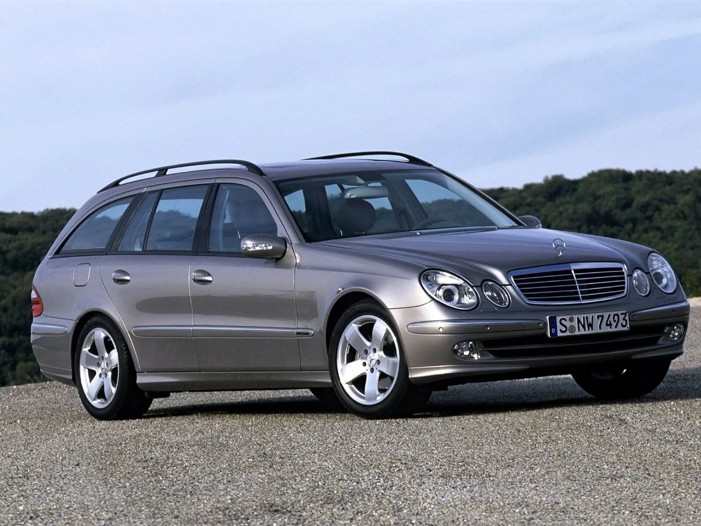 Mercedes_E-Class_3_generation__Estate_5-door__5.jpg