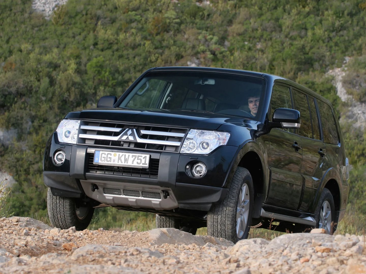 Mitsubishi Pajero 4 generation  SUV 5-doors