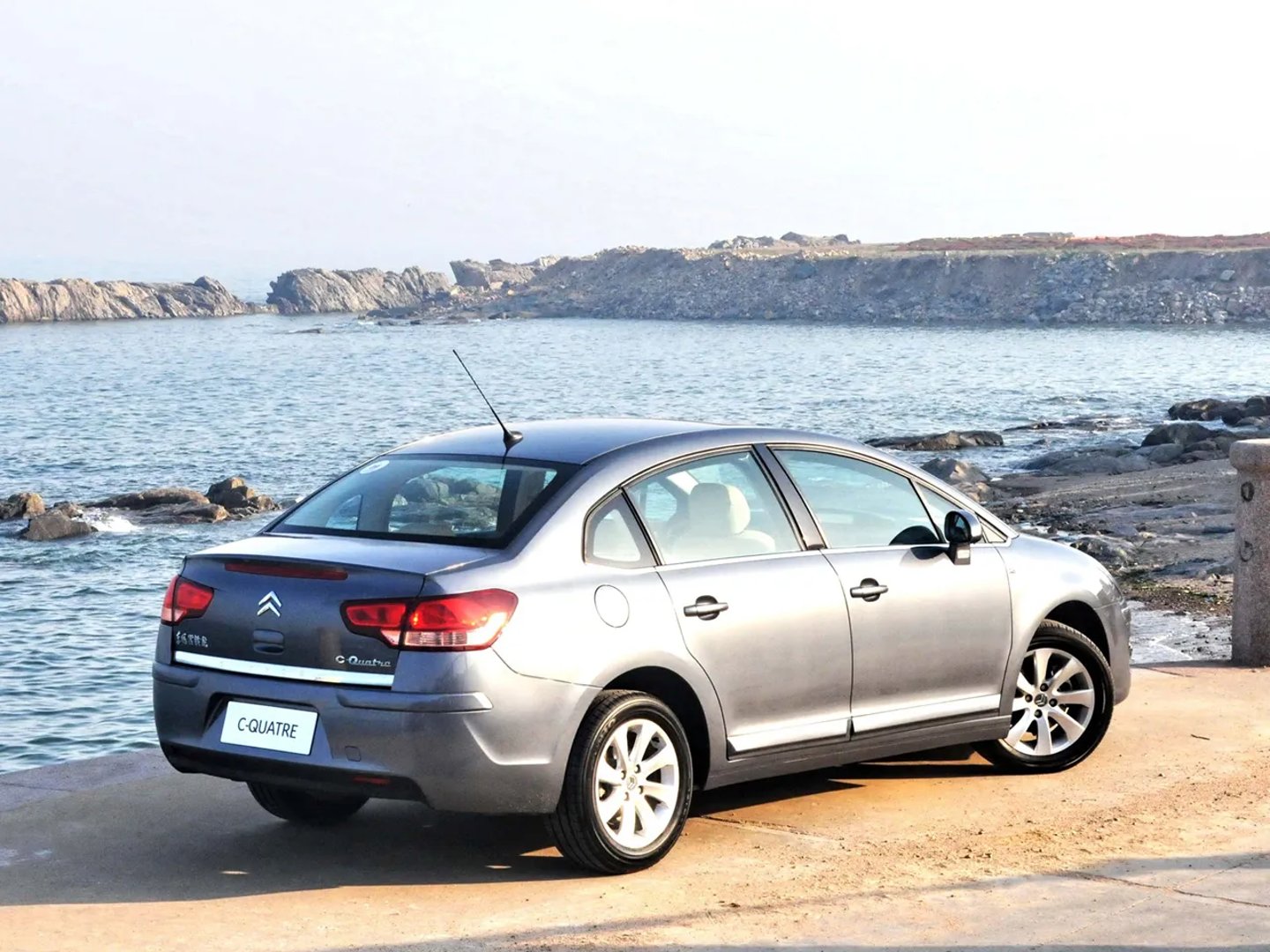 Citroen_C-Quatre_1_generation__Sedan__9.jpg
