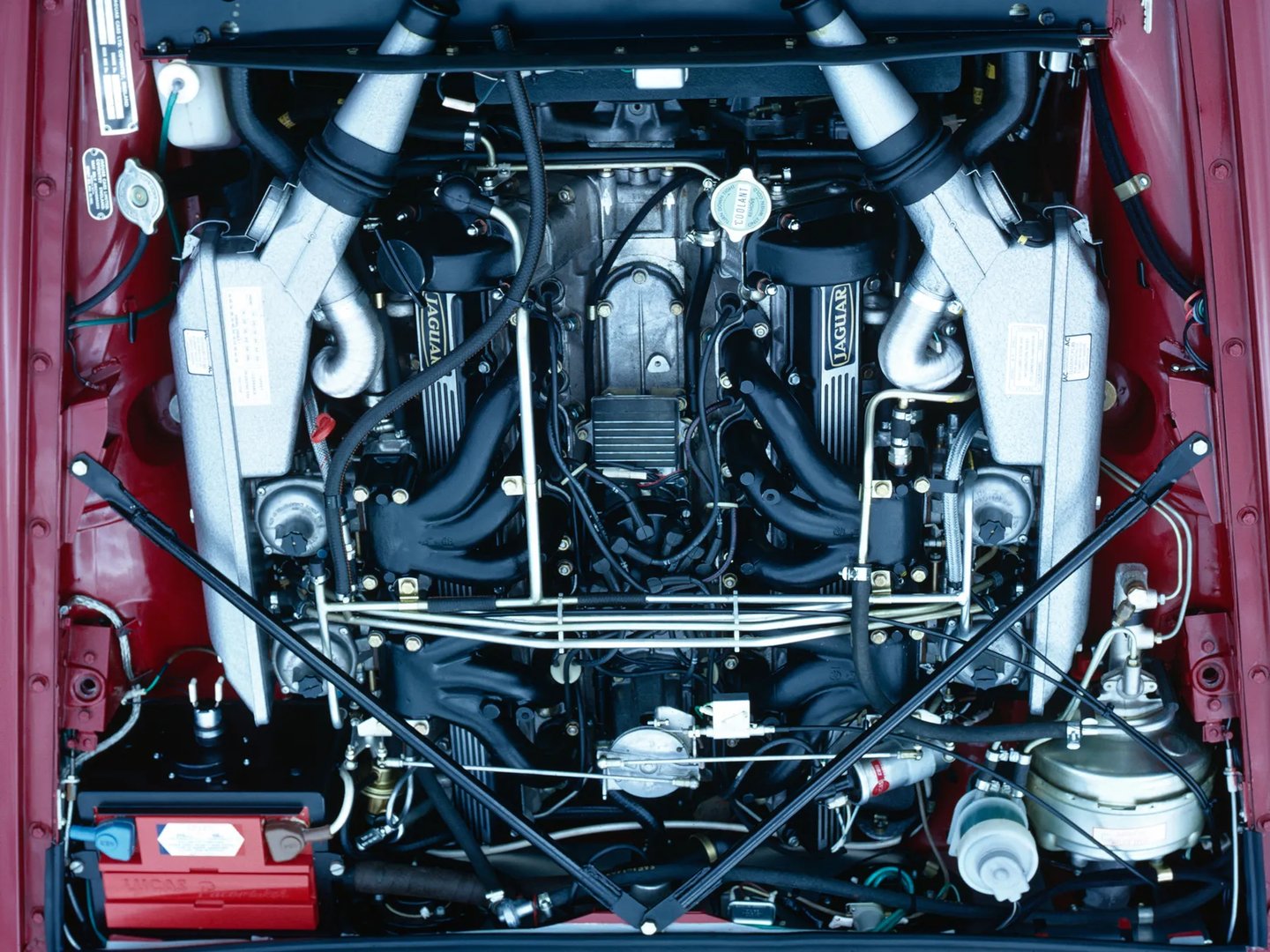 Jaguar_XJ_1_generation__Sedan__7.jpg