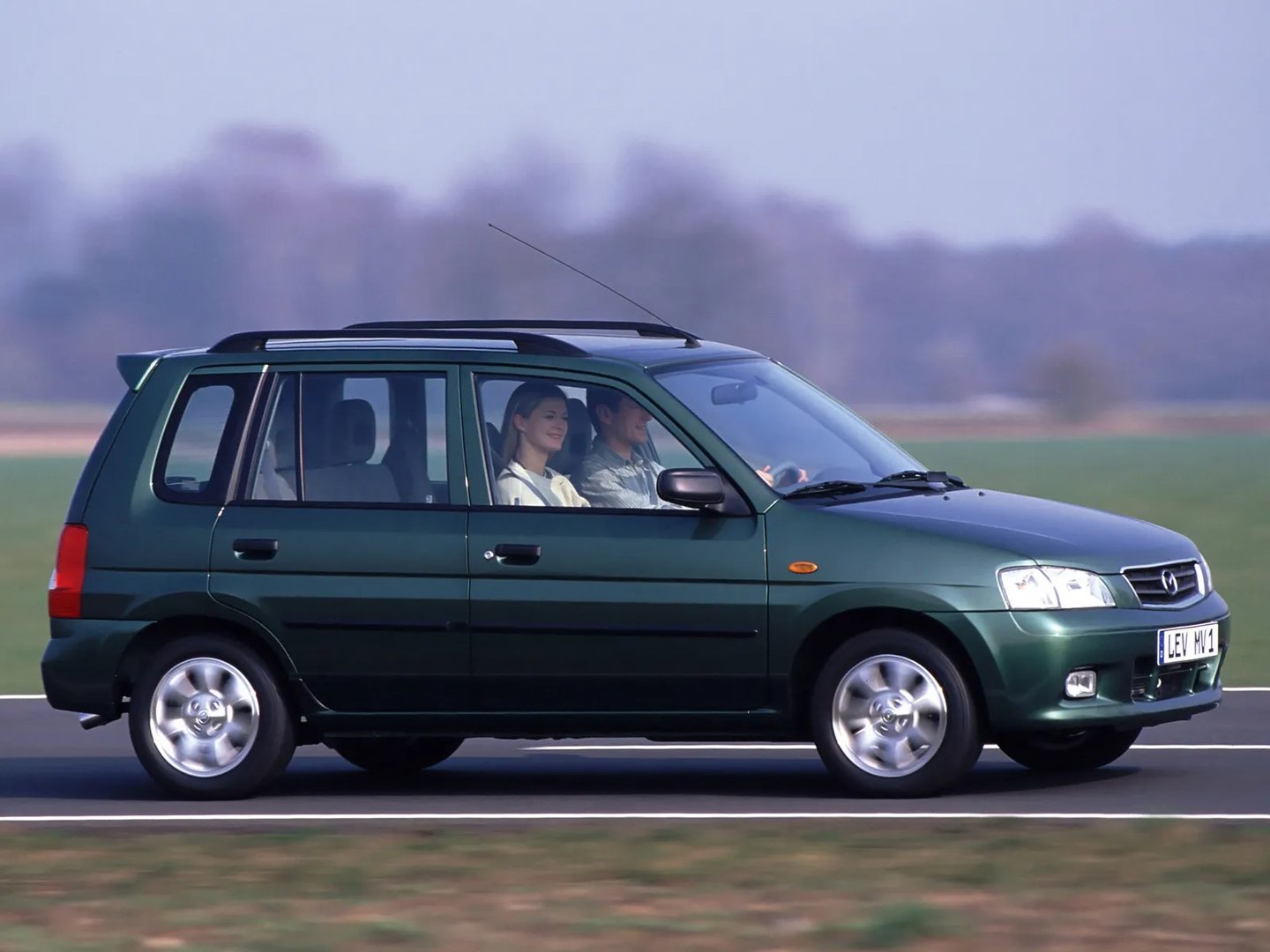 Mazda_Demio_1_generation__Mini_5-doors__10.jpg
