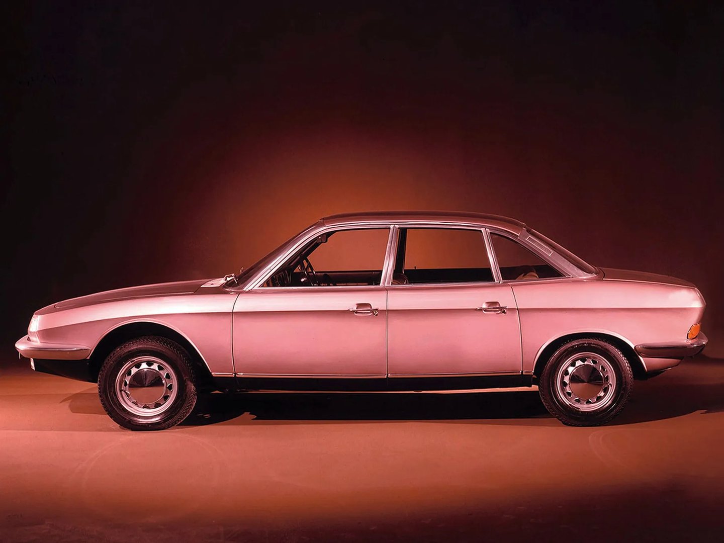 Audi_NSU_RO_80_1_generation__Sedan__6.jpg