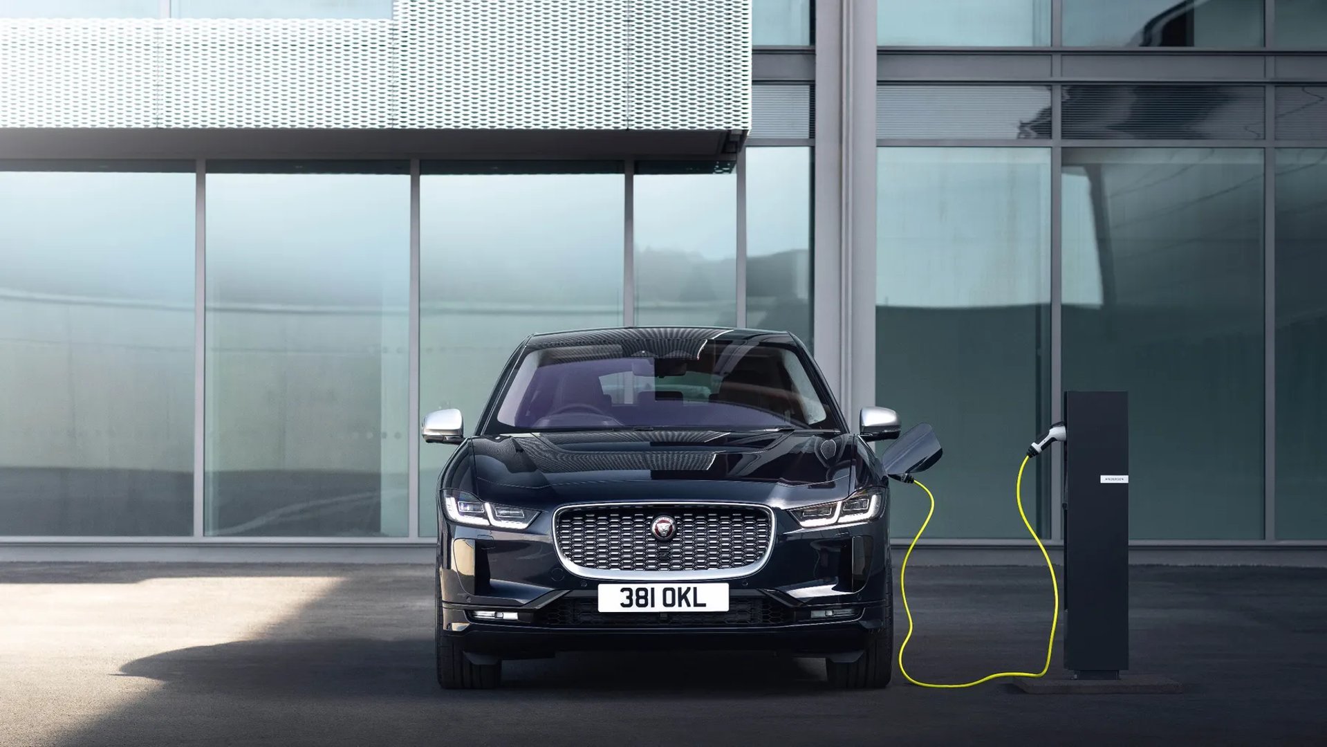 Jaguar_I-Pace_1_generation__SUV_Coupe__11.jpg