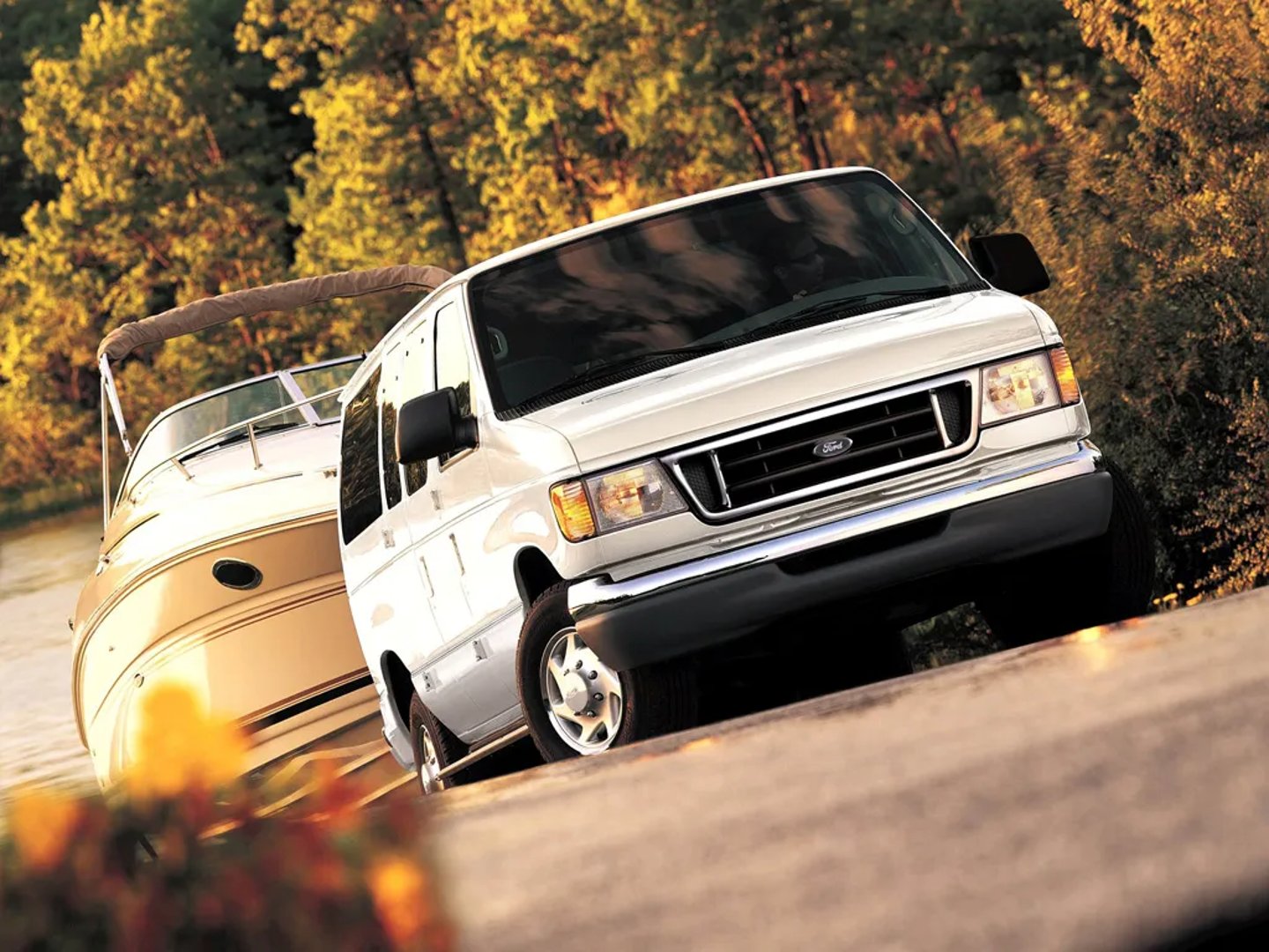 Ford_Econoline_4_generation_restyling_2__Minivan__1.jpg