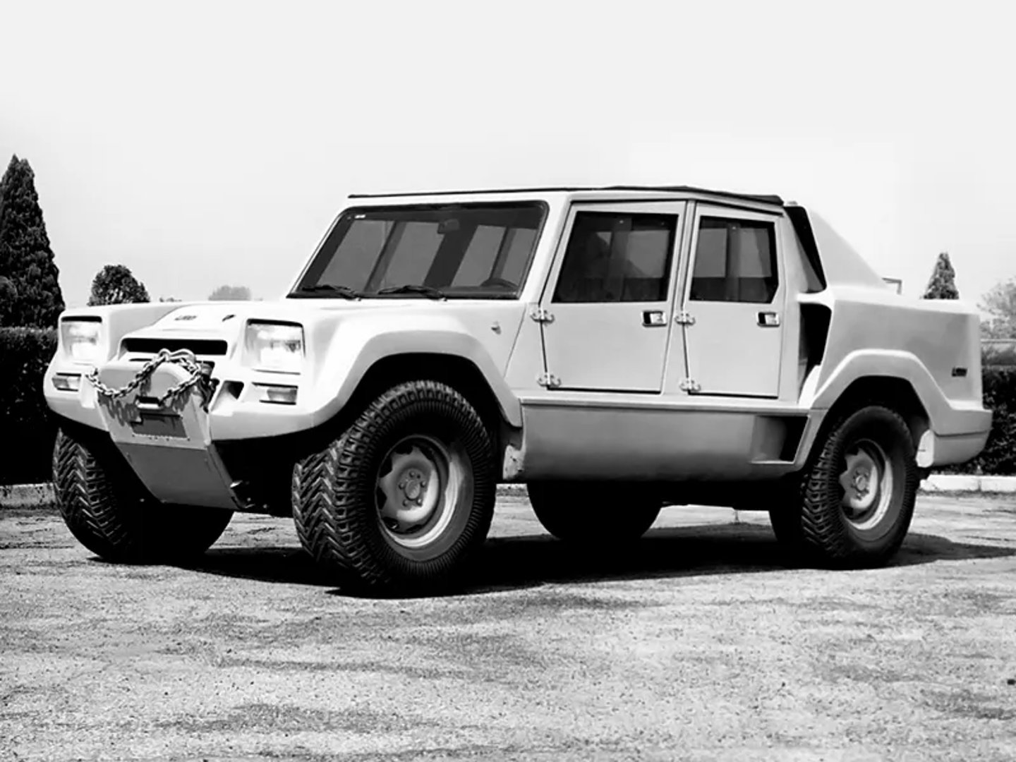Lamborghini_LM001_1_generation__Pickup_double-cab__1.jpg