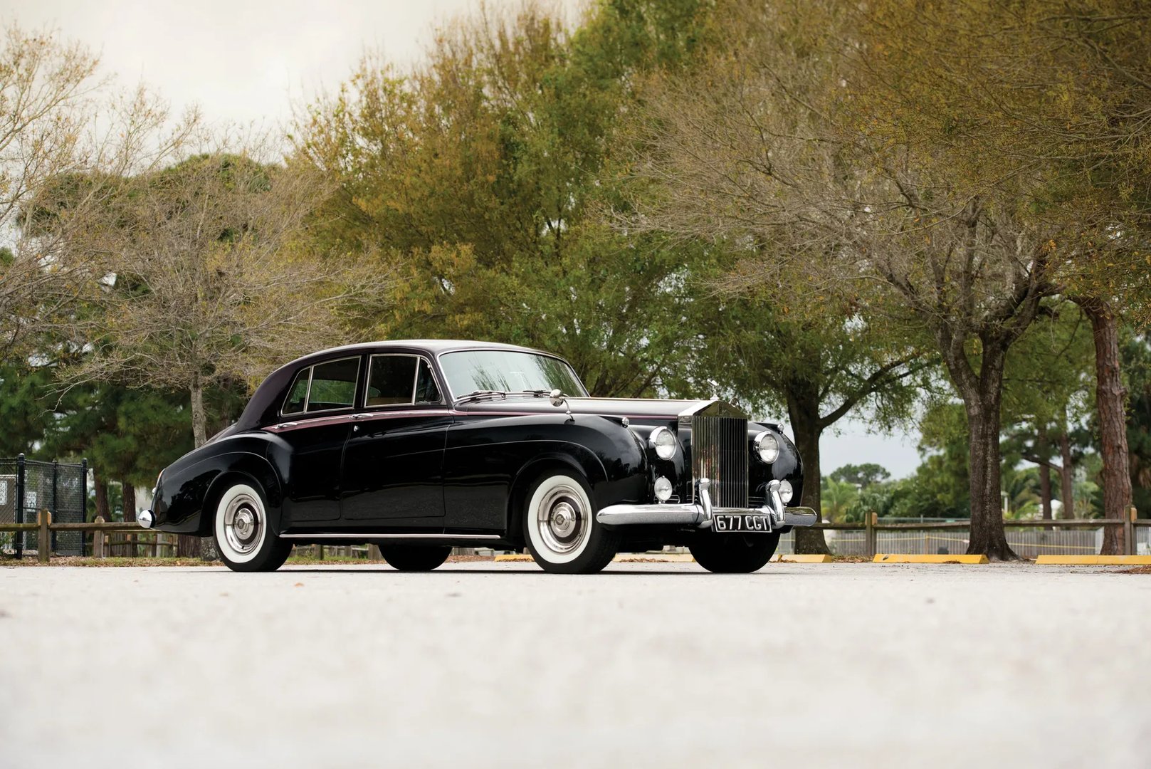 Rolls-Royce_Silver_Cloud_2_generation__Sedan__3.jpg