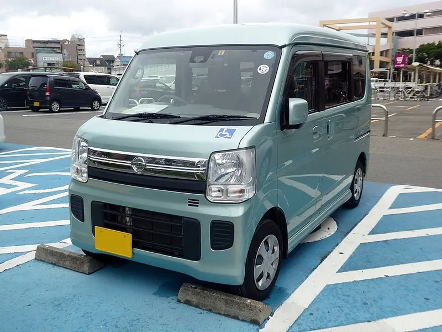 Nissan_NV100_Clipper_1_generation_restyling_2__Microvan__3.jpg