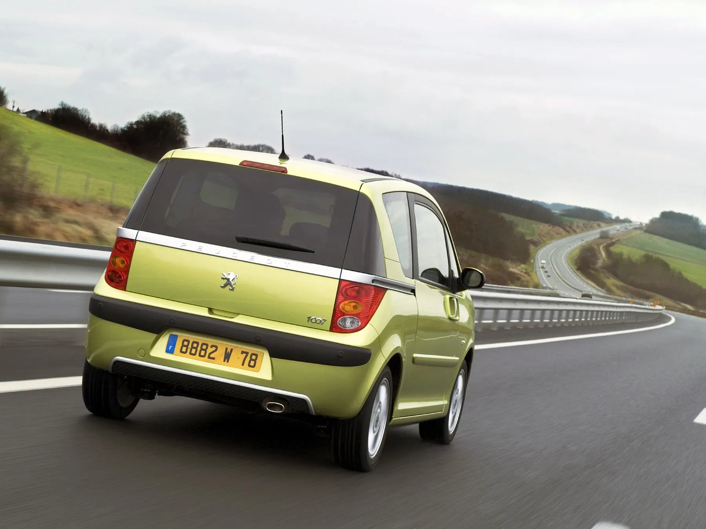 Peugeot_1007_1_generation__Hatchback_3-door__13.jpg