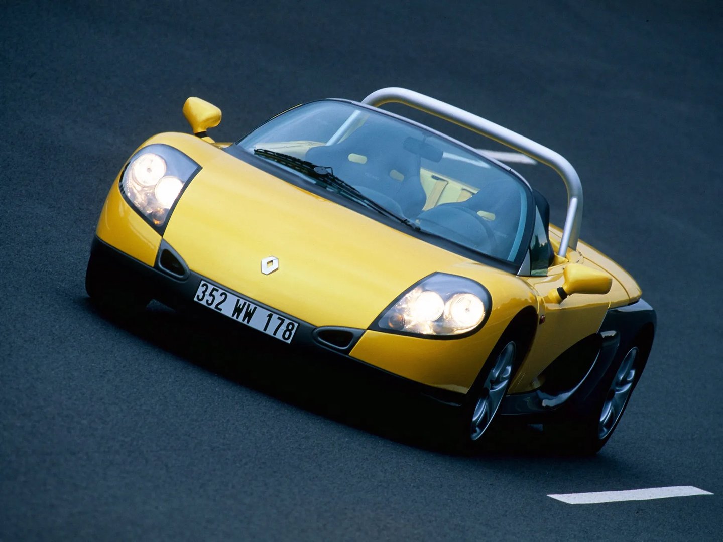 Renault_Sport_Spider_1_generation__Cabrio__1.jpg