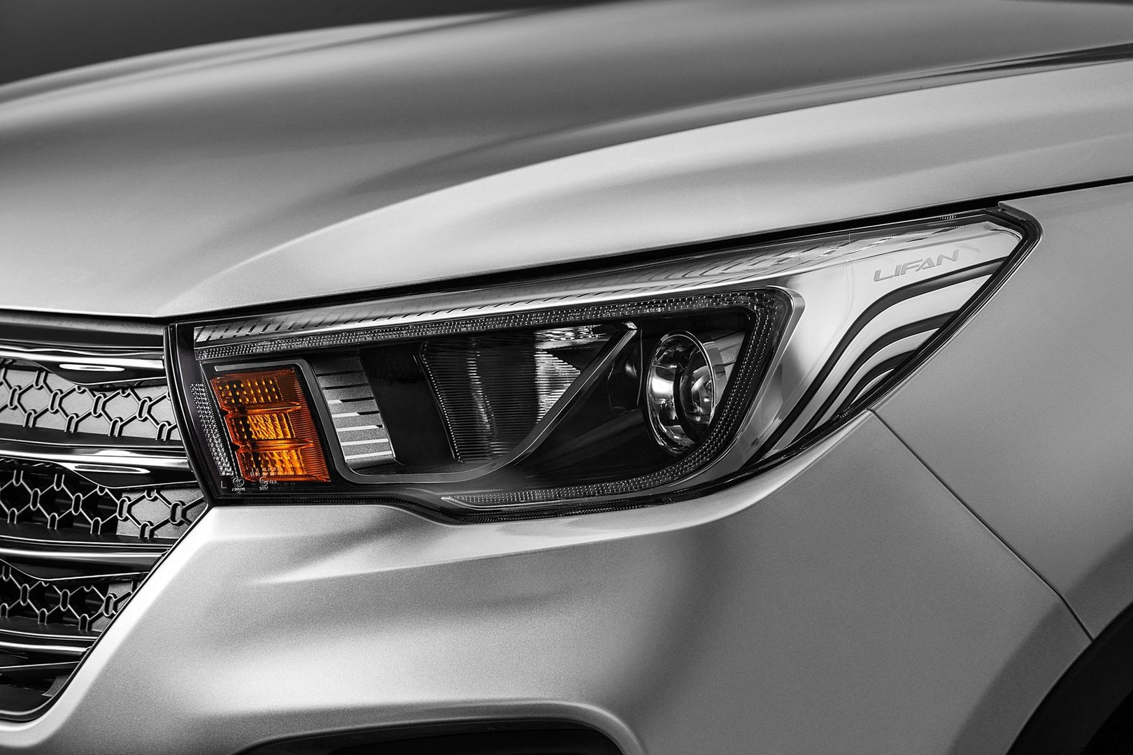 lifan_X70_1_generation__SUV_5-doors__10.jpg