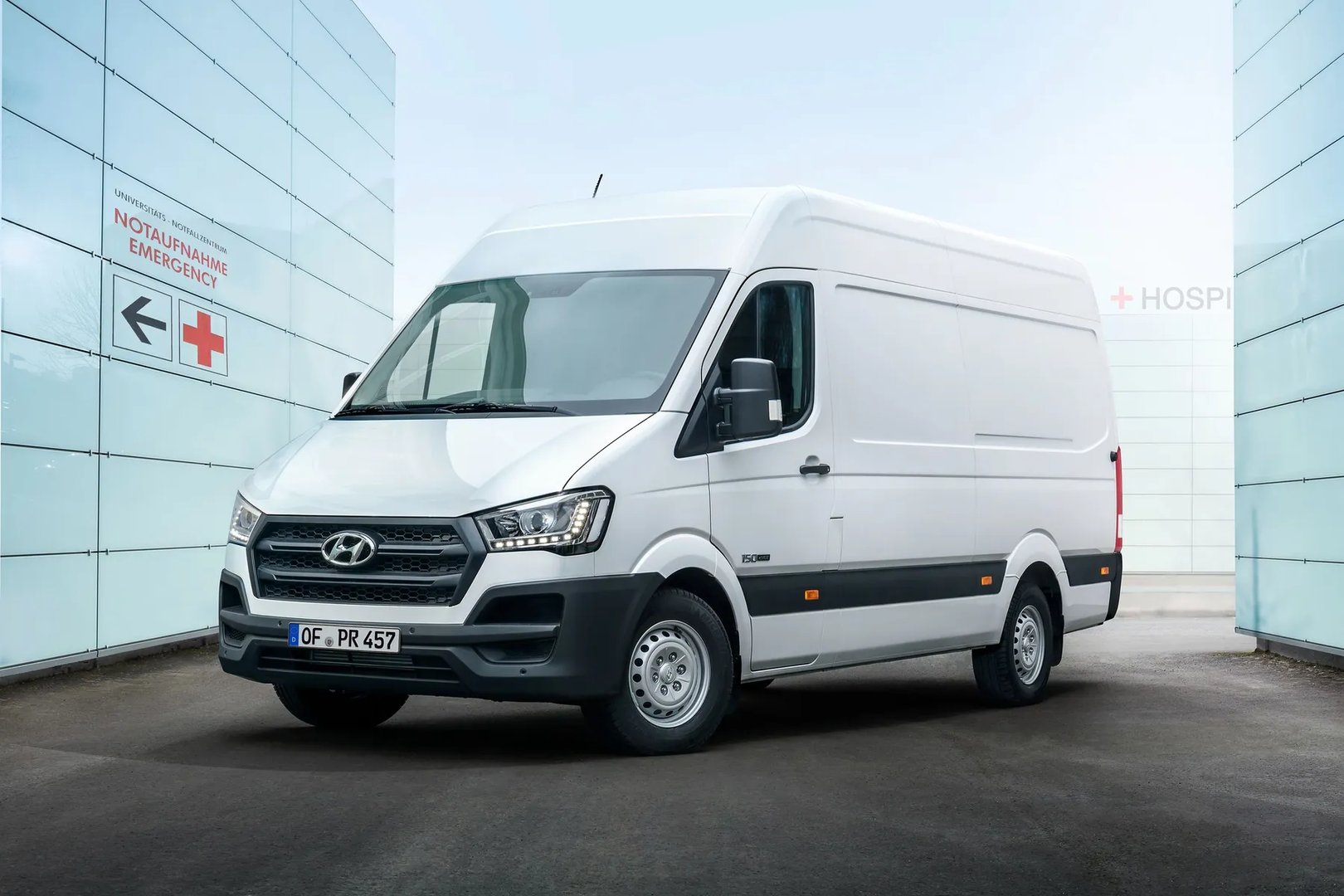 Hyundai_H350_1_generation__Van_Long__1.jpg