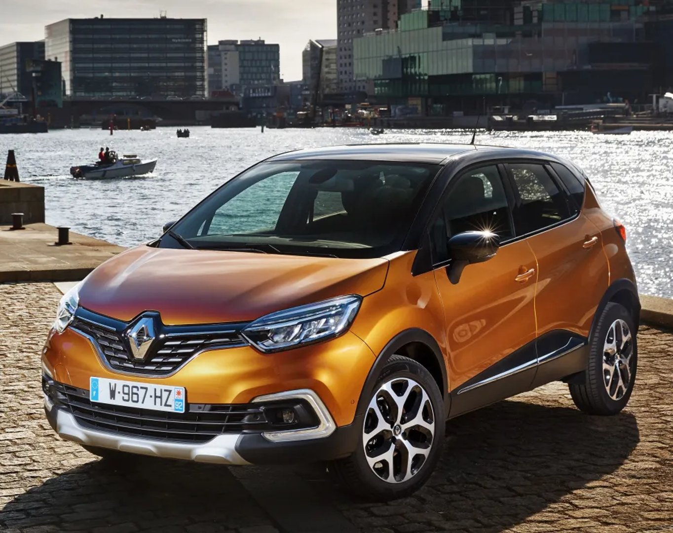 Renault_Captur_1_generation_restyling__SUV_5-doors__11.jpg