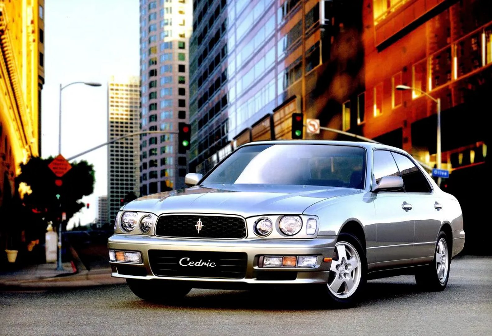 Nissan_Cedric_9_generation__Sedan__1.jpg