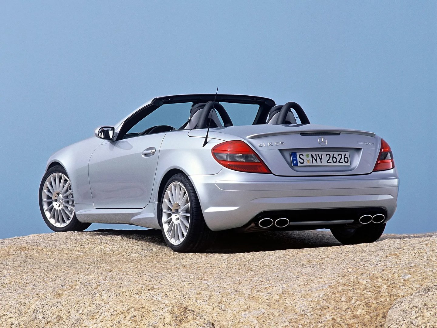 Mercedes_SLK-Class_AMG_2_generation__Roadster__2.jpg