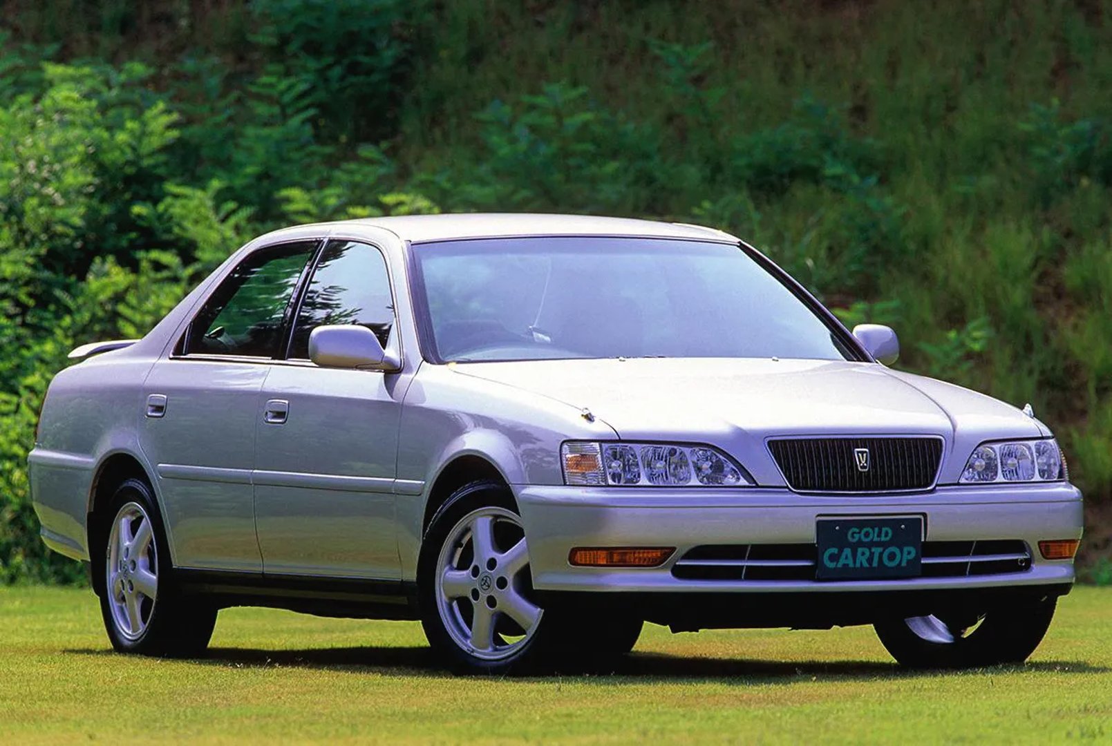 Toyota_Cresta_5_generation__Sedan__2.jpg
