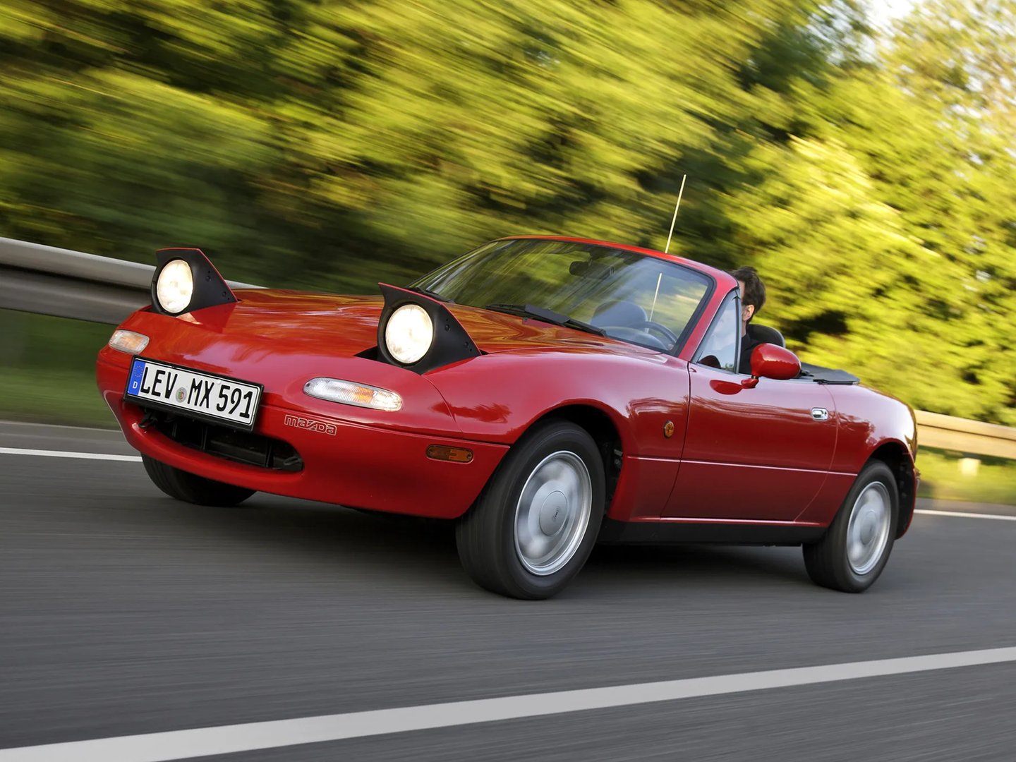 Mazda_MX-5_1_generation__Roadster__4.jpg