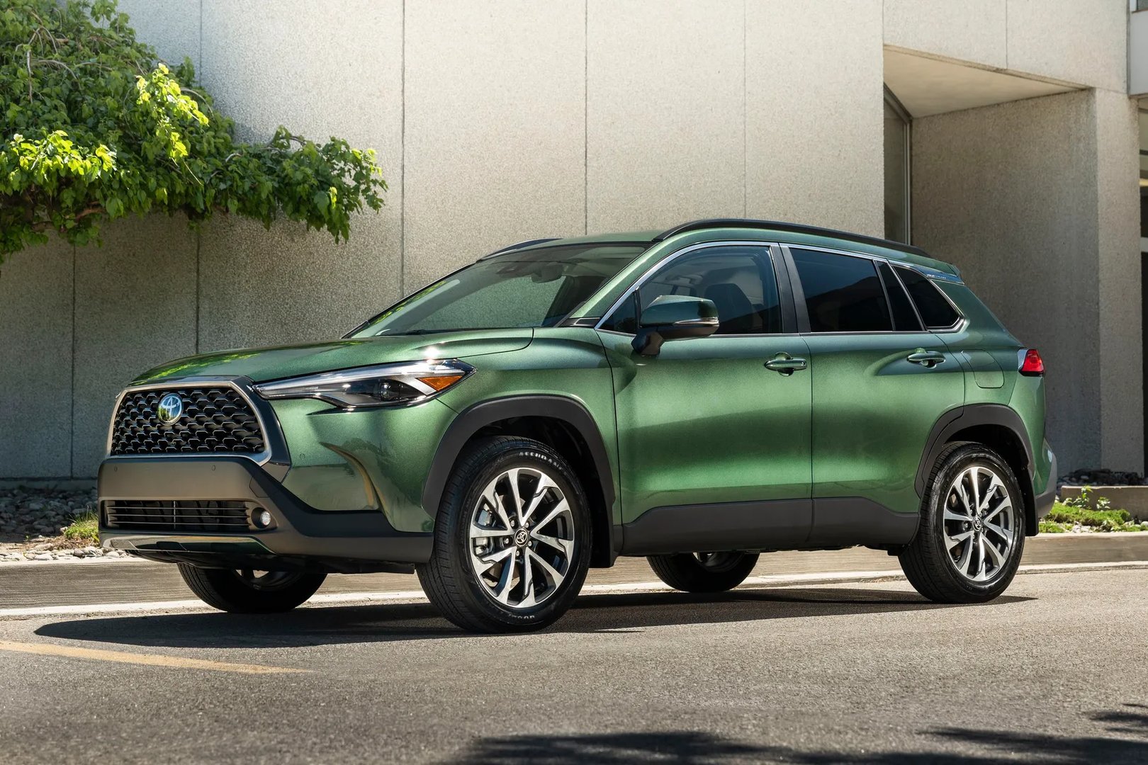 Toyota_Corolla_Cross_1_generation__SUV_5-doors__4.jpg