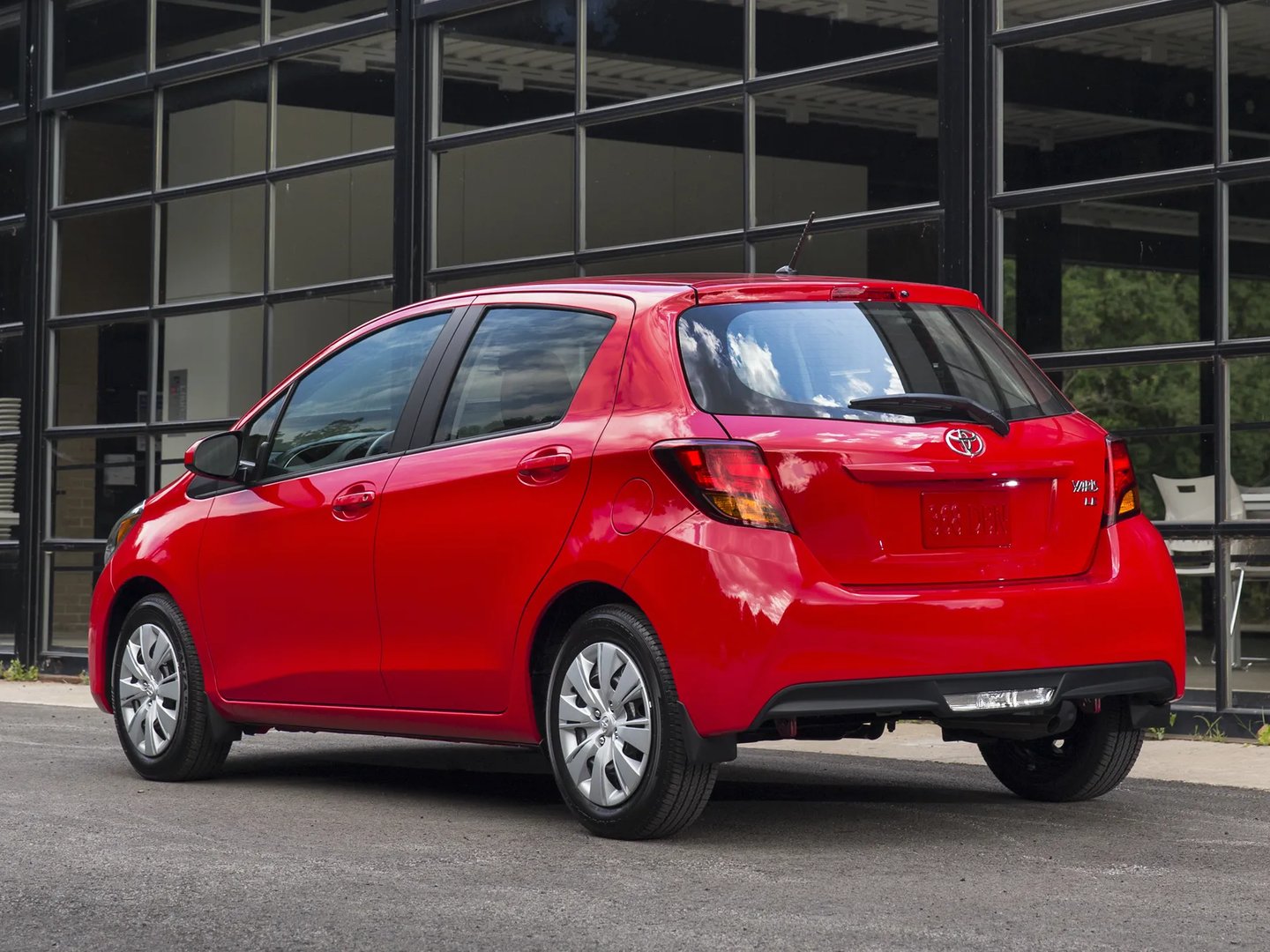 Toyota_Yaris_3_generation_restyling__Mini_5-doors__2.jpg