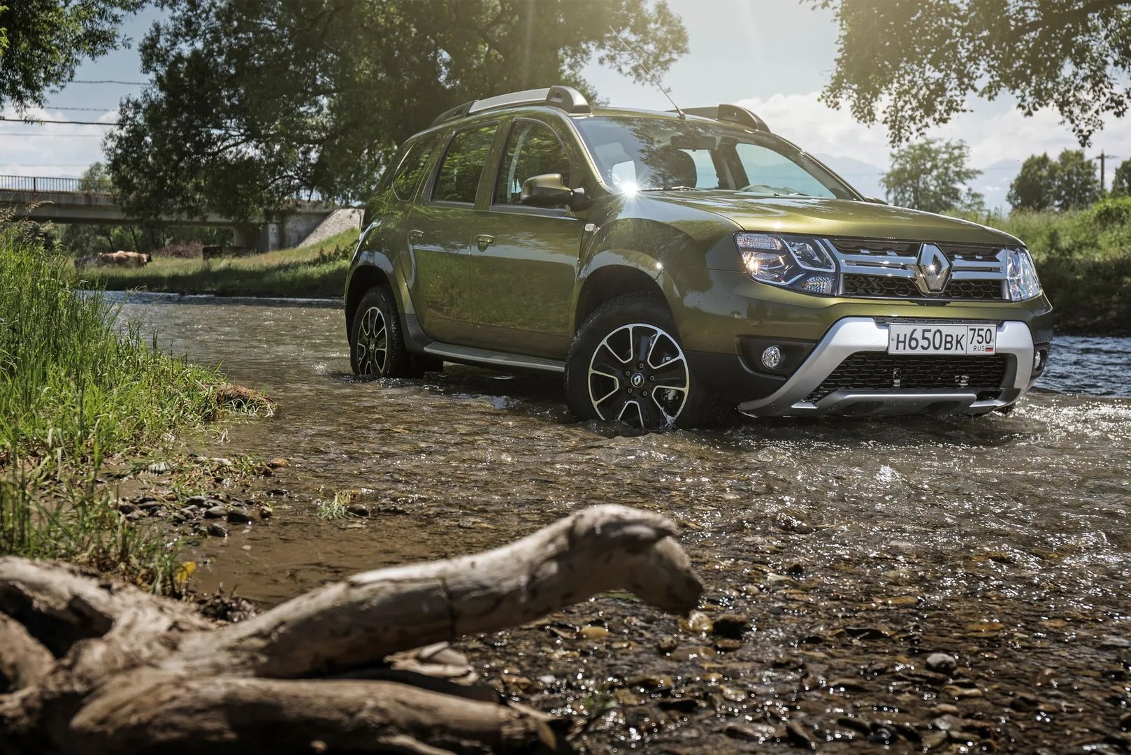 Renault_Duster_1_generation_restyling__SUV_5-doors__5.jpg