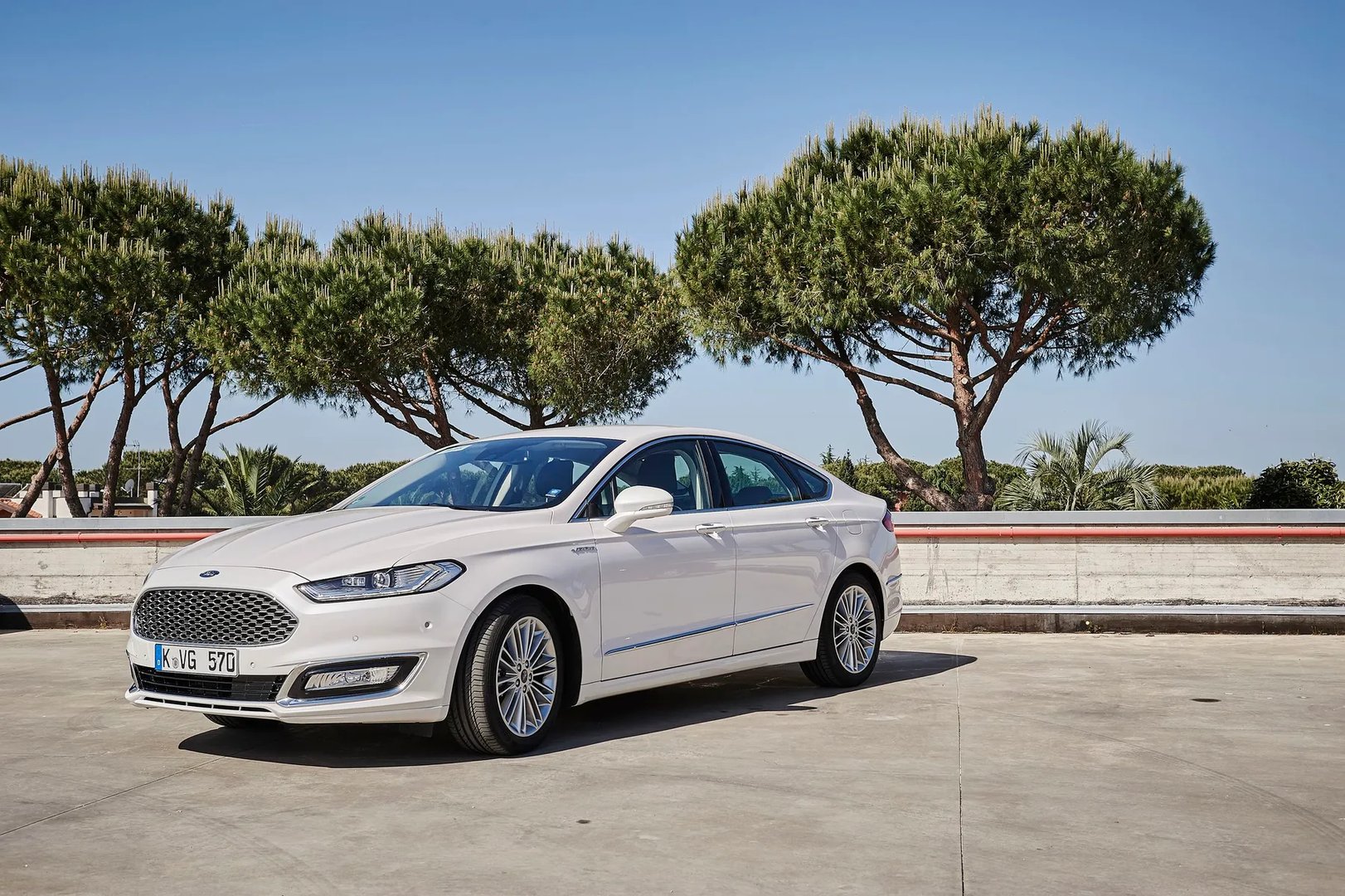 Ford_Mondeo_5_generation__Sedan__5.jpg