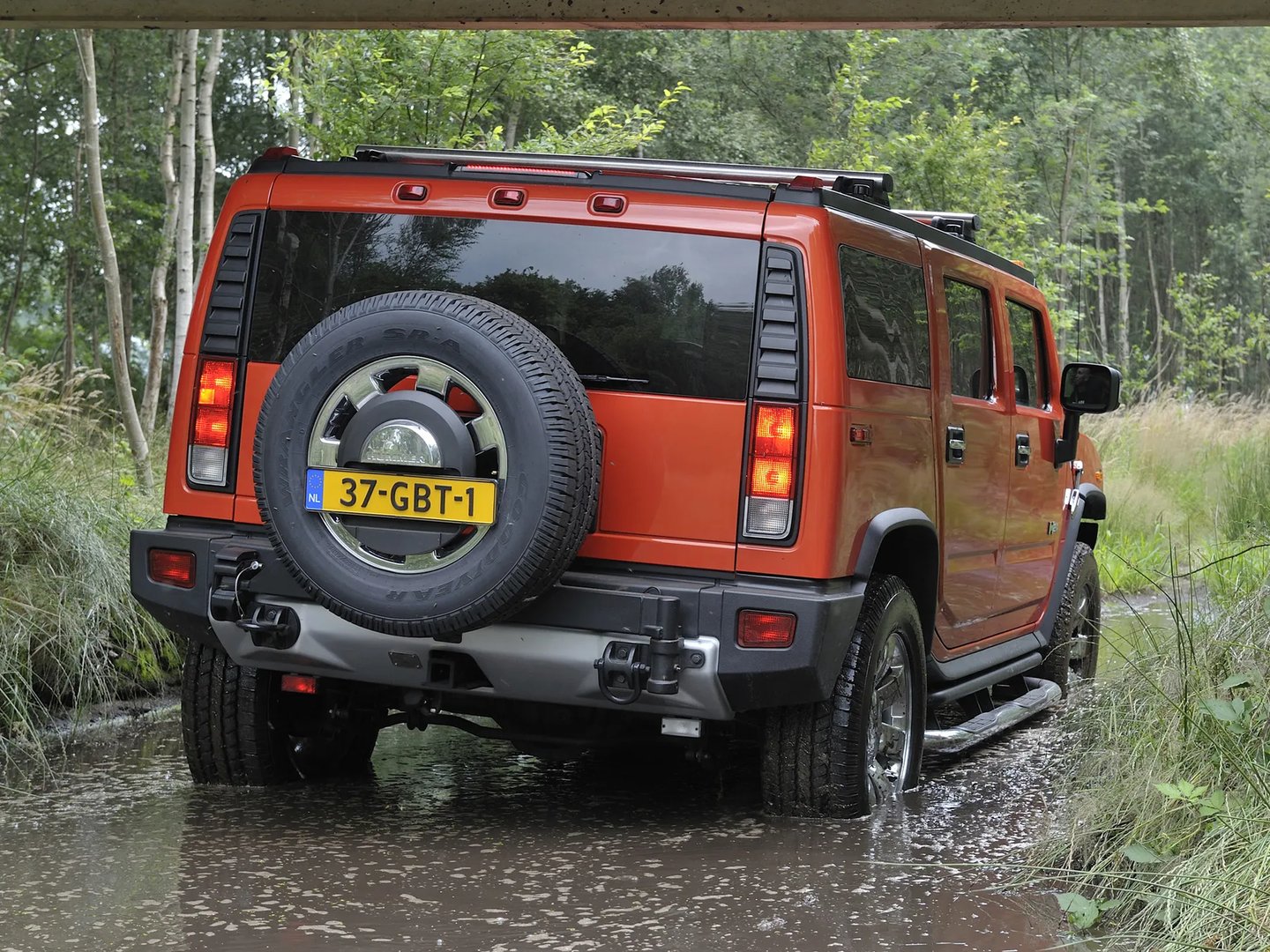 Hummer_H2_1_generation__SUV_5-doors__7.jpg