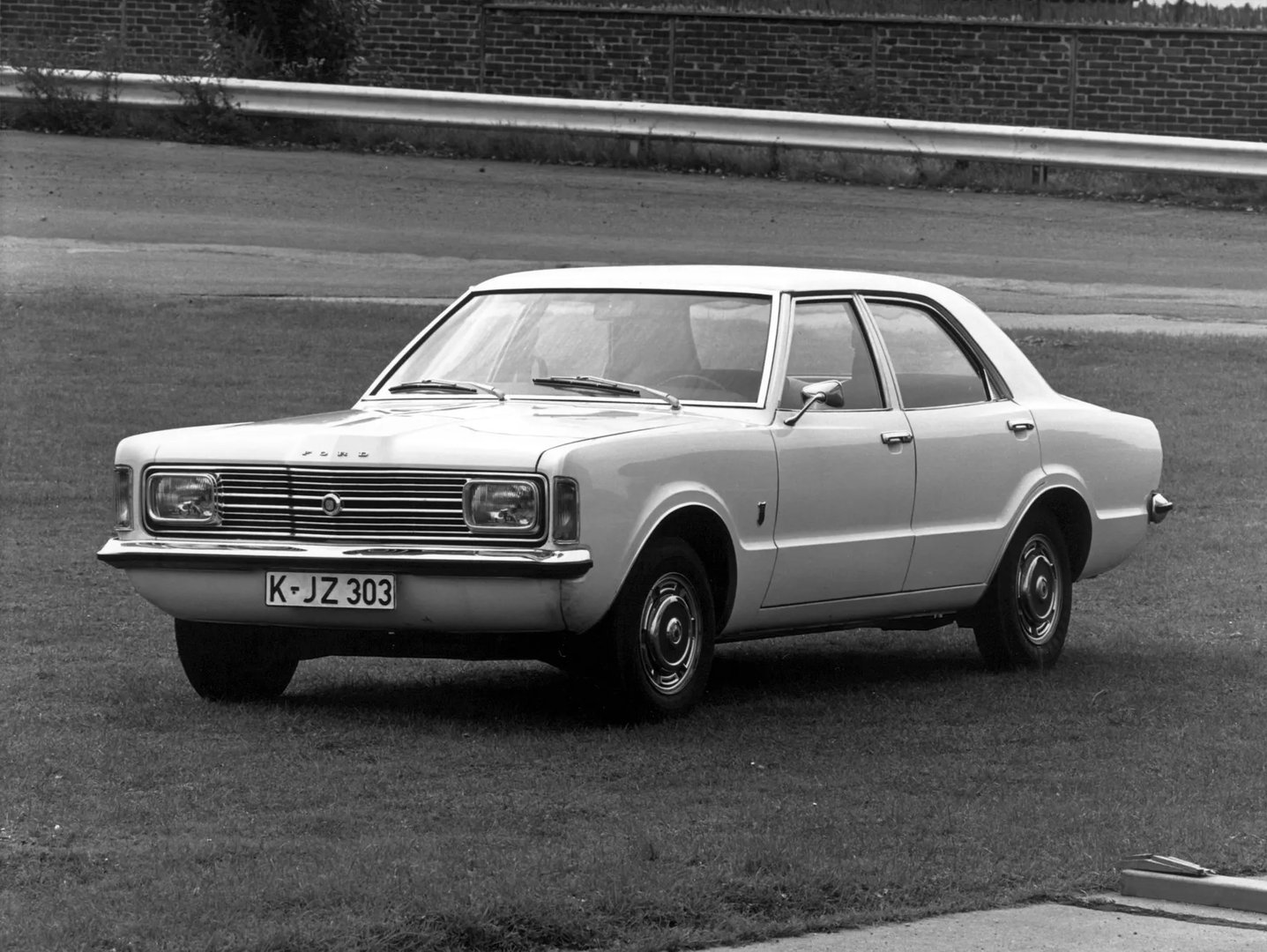 Ford_Taunus_2_generation__Sedan__2.jpg