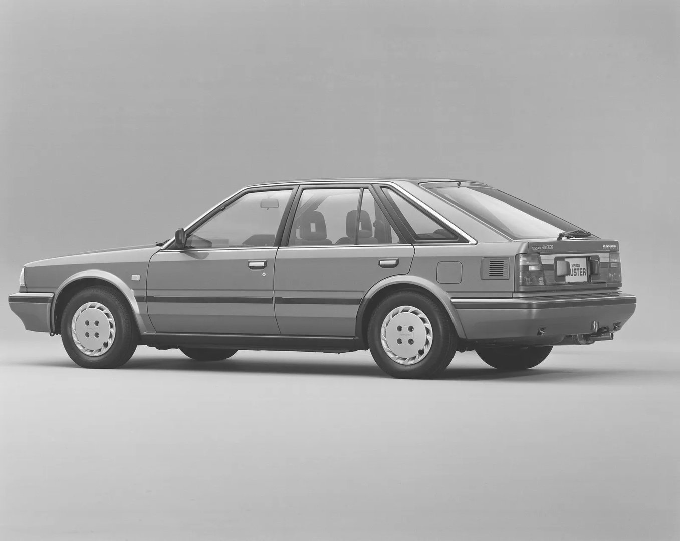 Nissan_Auster_3_generation__Hatchback_5-door__1.jpg