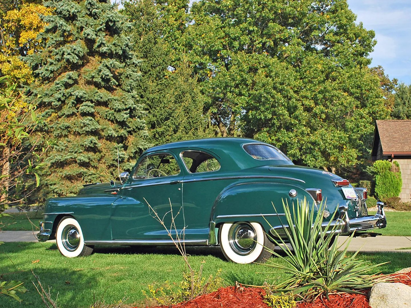 Chrysler_New_Yorker_2_generation__Coupe__3.jpg