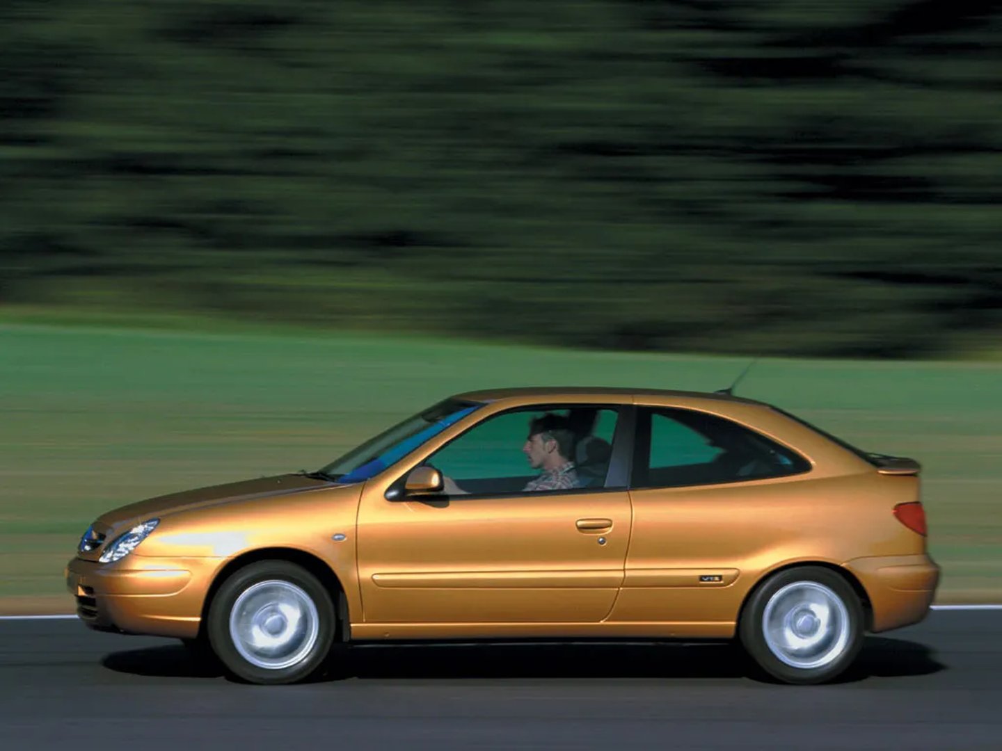 Citroen_Xsara_1_generation__Hatchback_3-door__4.jpg