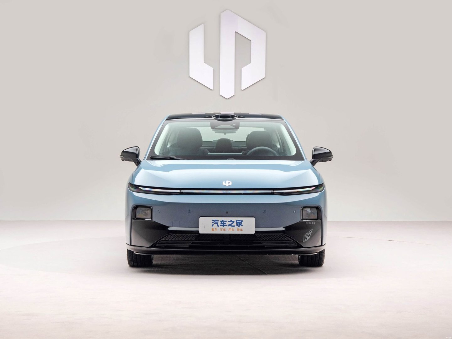 leapmotor_B01_1_generation__Sedan__6.jpg