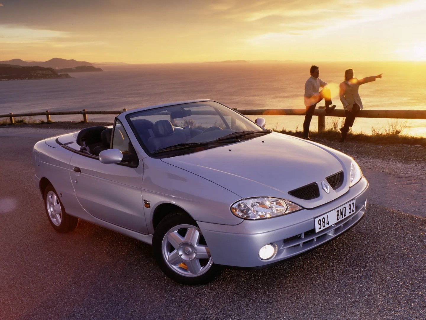 Renault_Megane_1_generation_restyling__Cabrio__7.jpg