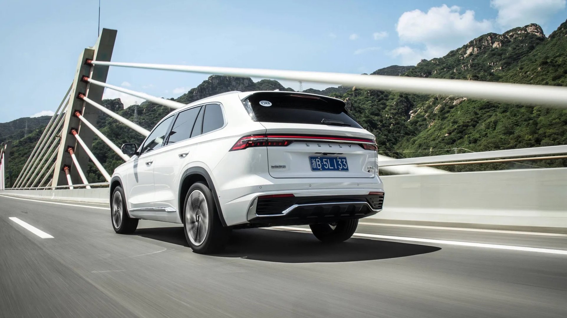 Geely_Monjaro_1_generation__SUV_5-doors__1.jpg