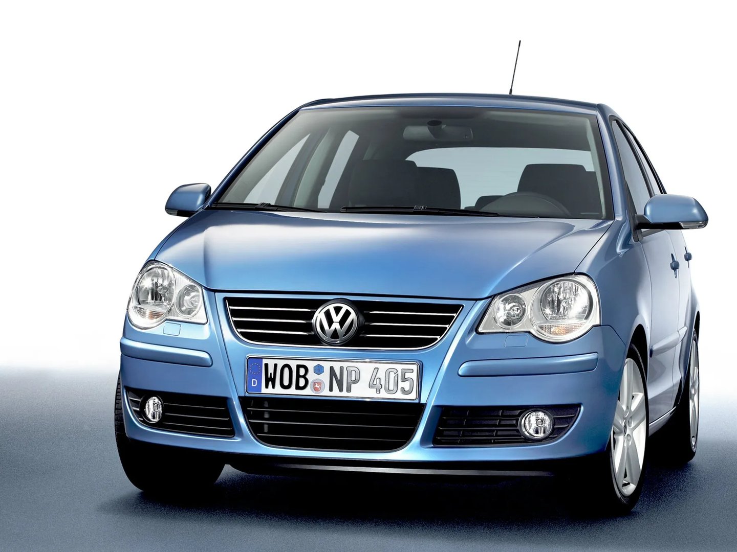 Volkswagen_Polo_4_generation_restyling__Mini_5-doors__10.jpg