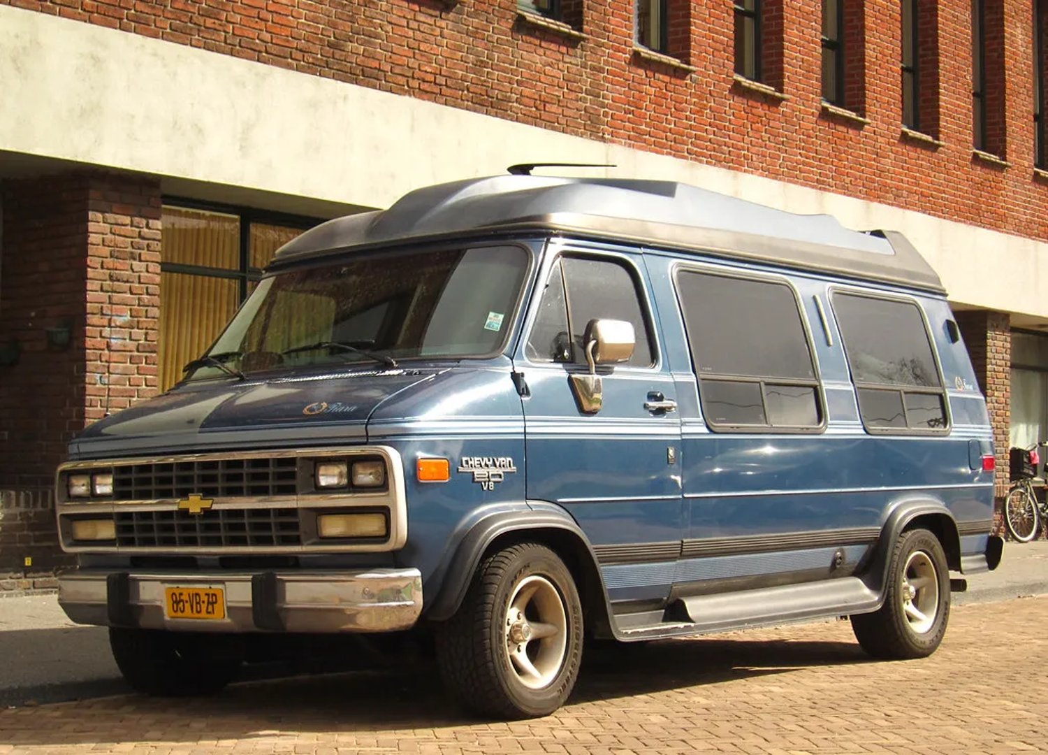 Chevrolet_Starcraft_1_generation__Minivan__7.jpg