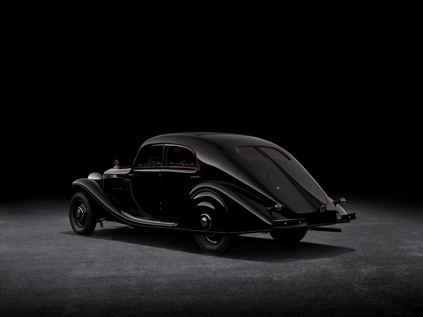 Mercedes_W142_1_generation__Sedan__5.jpg
