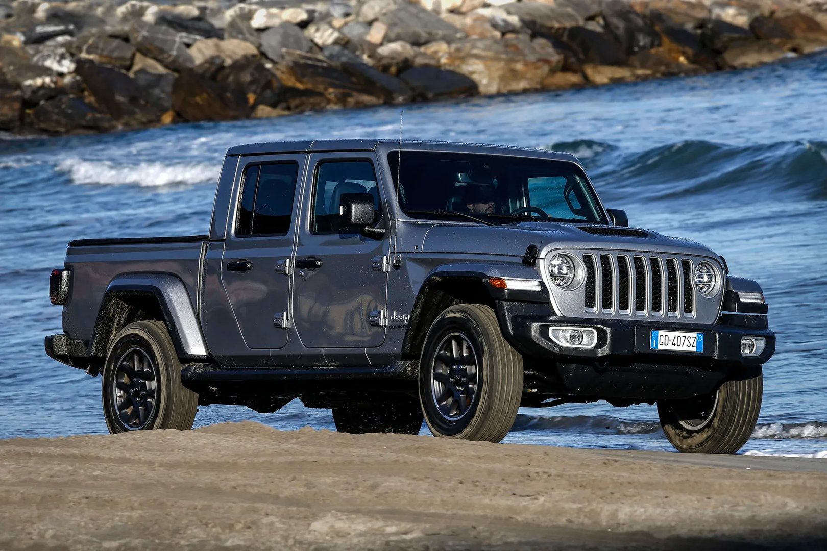 Jeep_Gladiator_2_generation__Pickup_double-cab__6.jpg