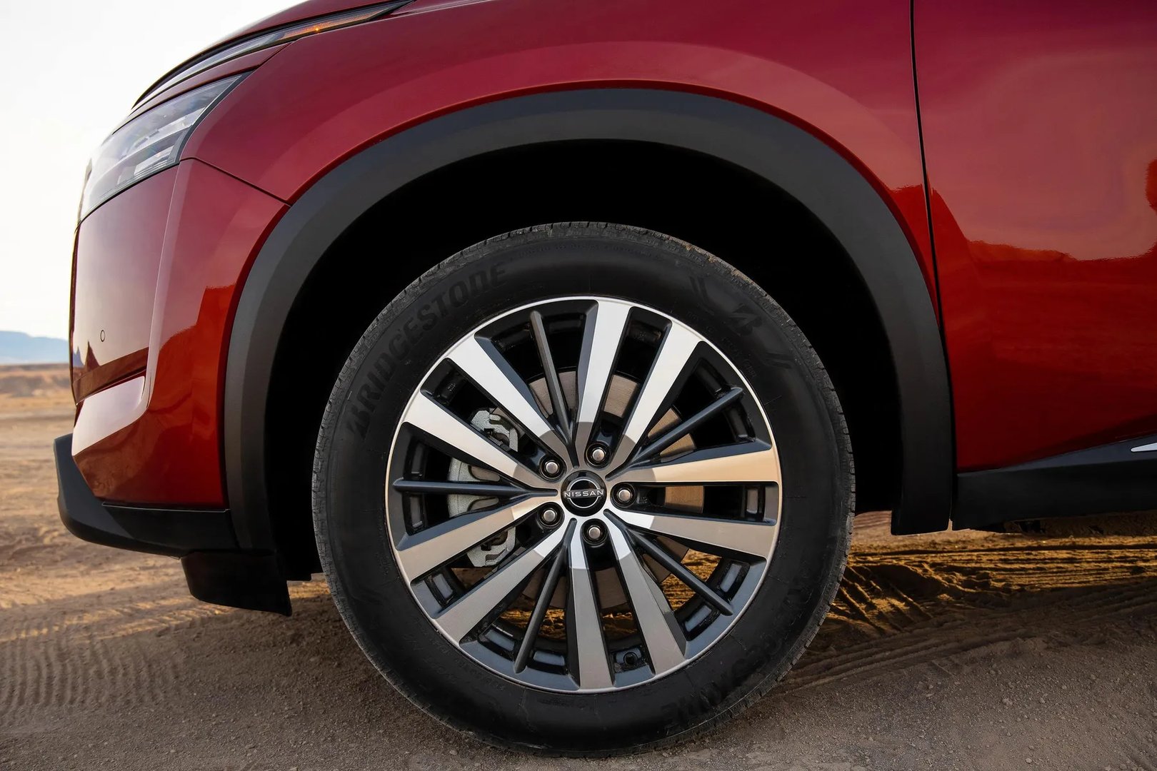 Nissan_Pathfinder_5_generation__SUV_5-doors__10.jpg