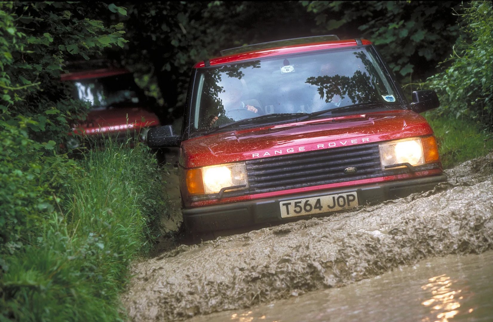 Land Rover_Range_Rover_2_generation__SUV_5-doors__9.jpg