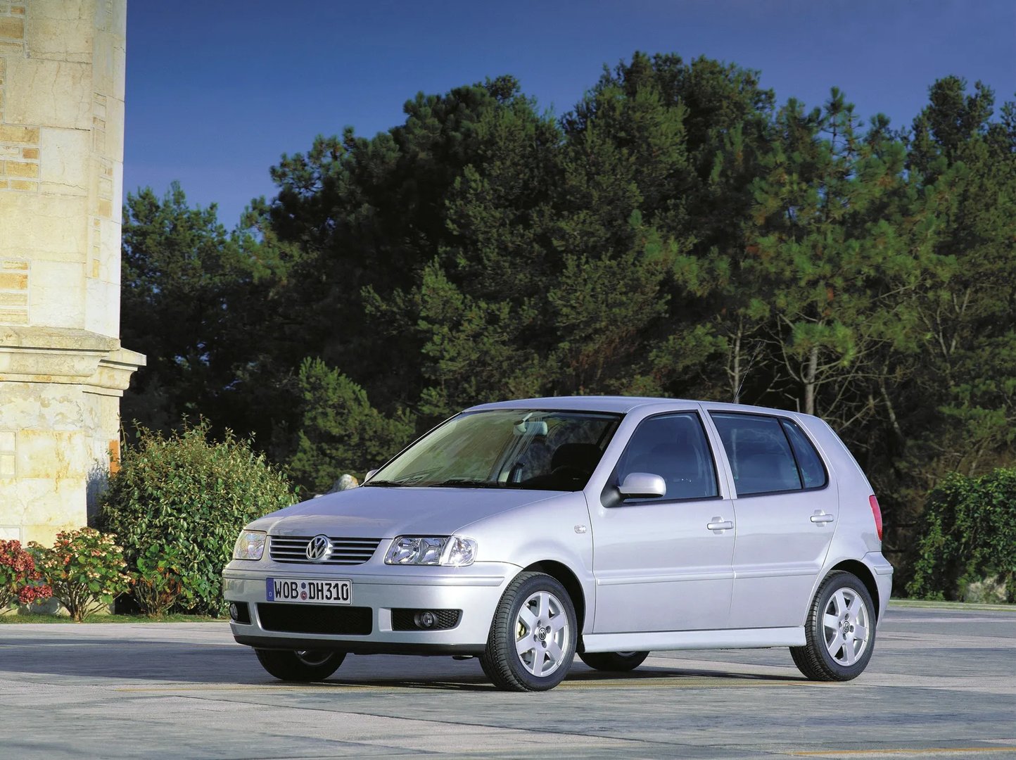 Volkswagen_Polo_3_generation_restyling__Mini_5-doors__7.jpg