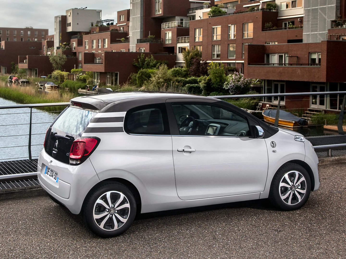 Citroen_C1_2_generation__Mini_3-doors__6.jpg