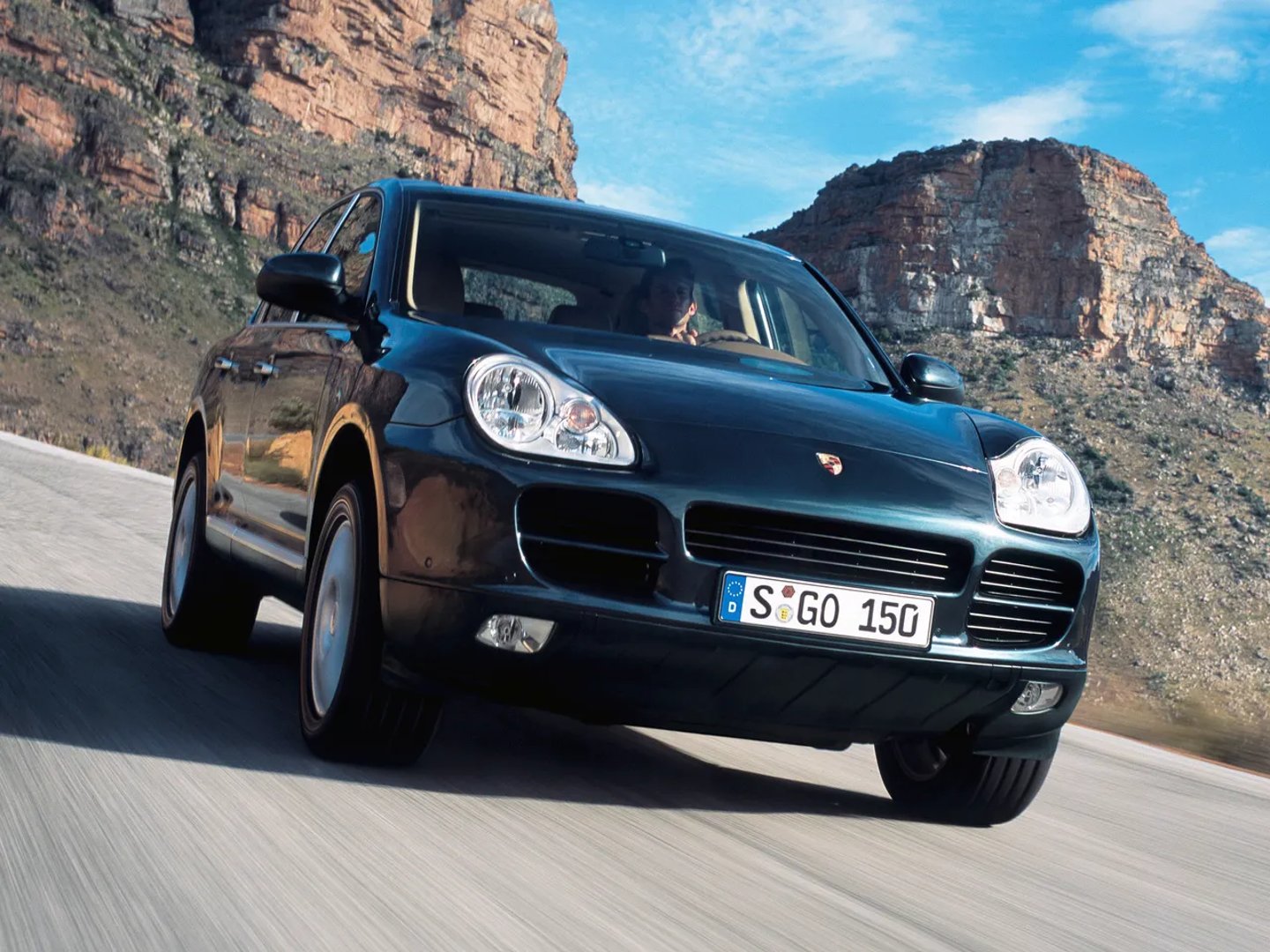 Porsche_Cayenne_1_generation__SUV_5-doors__1.jpg