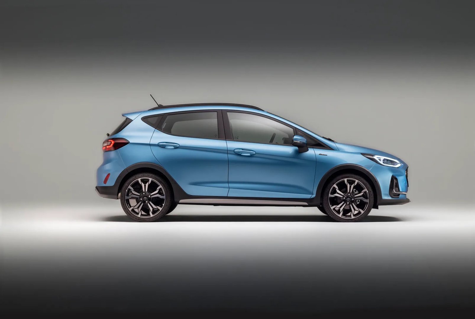 Ford_Fiesta_7_generation_restyling_1__Mini_5-doors__2.jpg